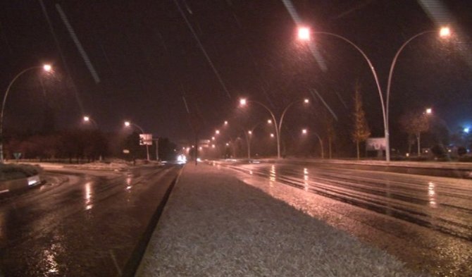 Ankara’da mevsimin ilk karı yağdı