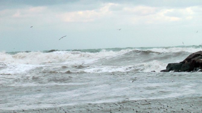 Karadenizde yıldız fırtınası dalga boyu 7 metre