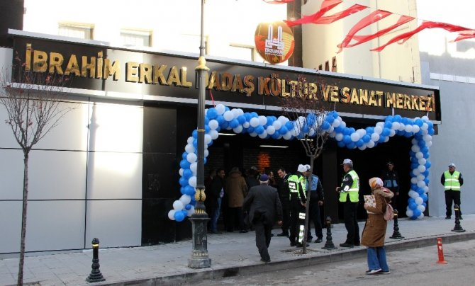 İbrahim Erkal Dadaş Kültür Sanat Merkezi açıldı