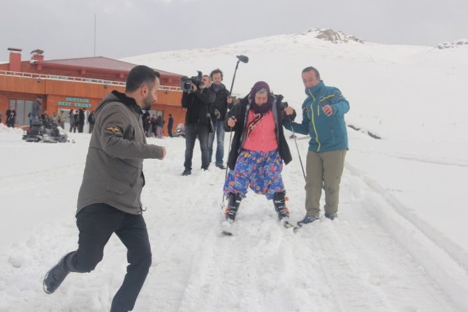 ‘Yün Bebek’ filminin yönetmeni Ümmiye Koçak’ın kayak heyecanı