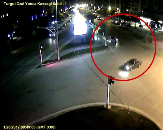 Adana’da trafik kazaları MOBESE’ye yansıdı