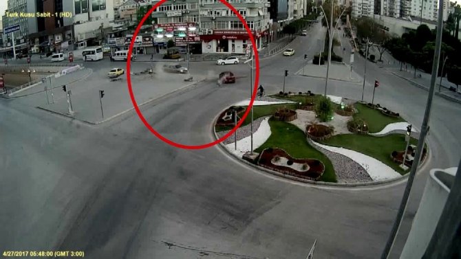 Adana’da trafik kazaları MOBESE’ye yansıdı
