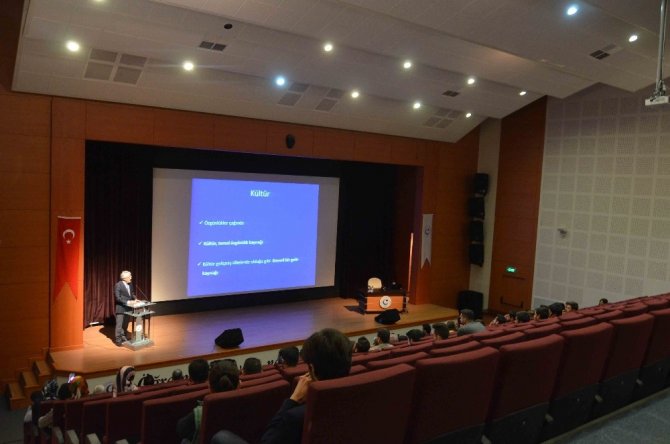 Adıyaman Üniversitesinde "Kültürel bellek ve Yaşayan müze" konulu konferans