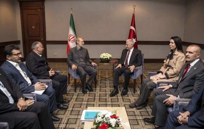 Başbakan Yıldırım İran Meclis Başkanı ile bir araya geldi