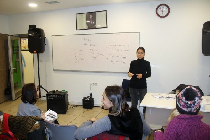 Beyoğlu’nda gençlere ücretsiz yabancı dil eğitimi