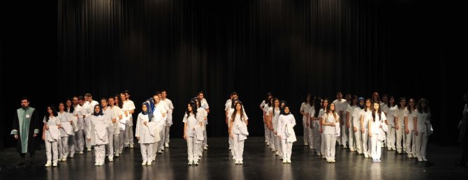 Diş hekimliği fakültesi önlük giydi