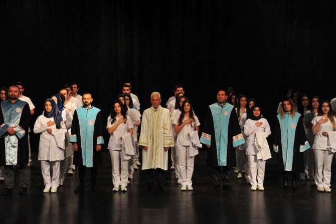 Diş hekimliği fakültesi önlük giydi