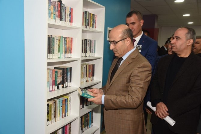 Iraklı iş adamının yaptırdığı Z-Kütüphane açıldı