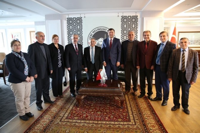 MHP İl Başkanı Ersoy, Melikgazi Belediye Başkanı Büyükkılıç’ı ziyaret etti