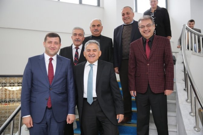 MHP İl Başkanı Ersoy, Melikgazi Belediye Başkanı Büyükkılıç’ı ziyaret etti