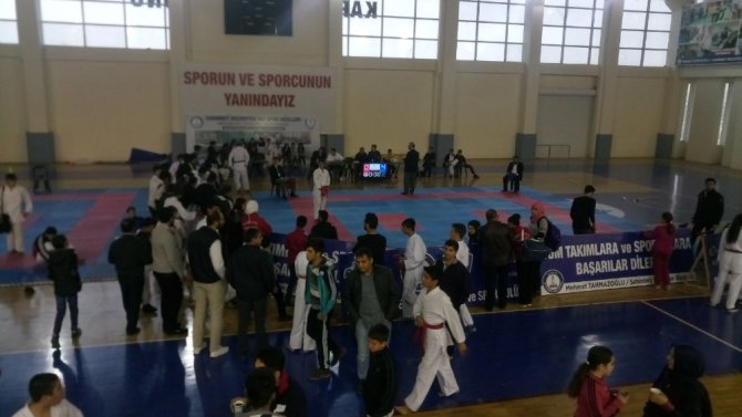 Şahinbey Belediyesi’nden karate turnuvası
