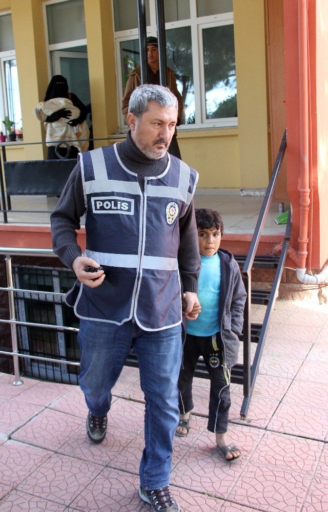 5 aylık Emira ve ailesine polis sahip çıktı