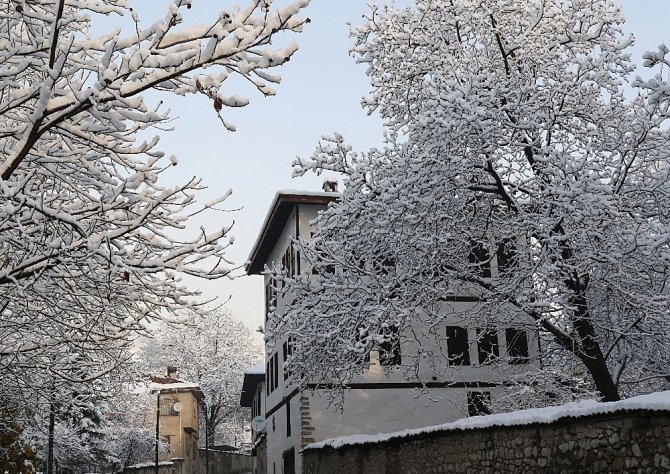 Safranbolu’da kar güzelliği