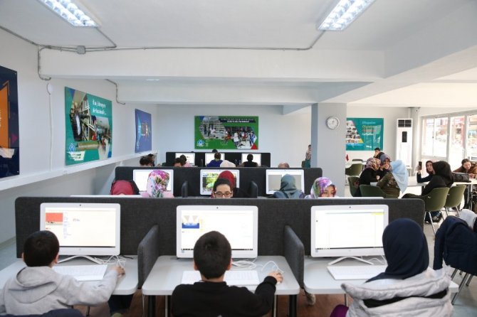 Dijital Kütüphane Sultangazi’de açıldı
