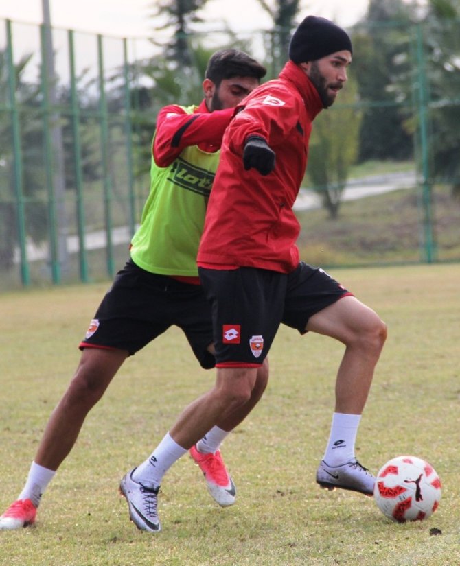 Adanaspor, U21 takımı ile antrenman maçı yaptı