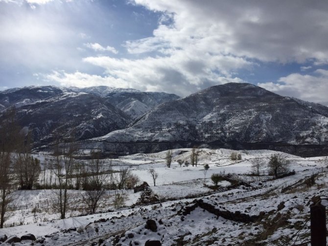 Bingöl köyleri beyaza büründü