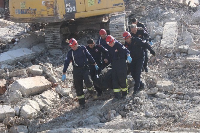 Denizli’de yıkımı yapılan çarşıda iş kazası: 1 ölü