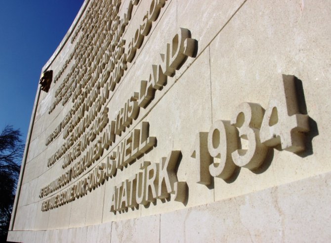 Atatürk’ün Anzaklar için söylediği sözlerin bulunduğu kitabe yenilendi