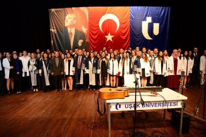 Uşak Üniversitesi Tıp Fakültesinde ilk defa “Beyaz Önlük Giyme Töreni” gerçekleştirildi