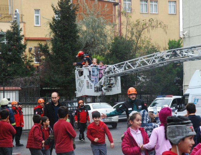 İstanbul’da beklenen deprem öncesi "Büyük tatbikat"