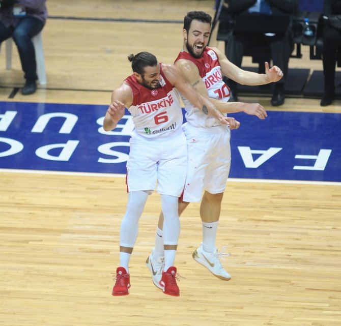 2019 FIBA Dünya Kupası Avrupa Elemeleri: Türkiye: 85 - Letonya: 73 (Maç sonucu)