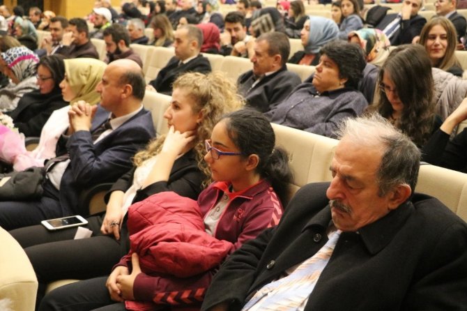 Rize’de Öğretmenler Günü’nde öğrenciler türkü söyledi, öğretmenler uyudu