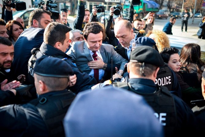 Kosova’da muhalefet partisi milletvekillerine gözaltı
