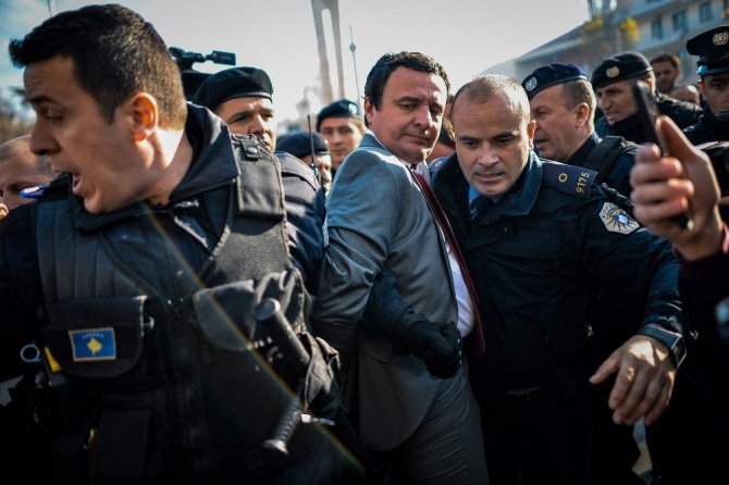 Kosova’da muhalefet partisi milletvekillerine gözaltı
