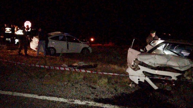 Alaşehir’de trafik kazası: 1 ölü, 2 yaralı