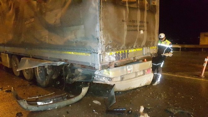Samsun’da kamyonet tır ile çarpıştı: 2 yaralı