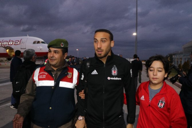 12 yıl aradan sonra Malatya’ya gelen Beşiktaş’a coşkulu karşılama