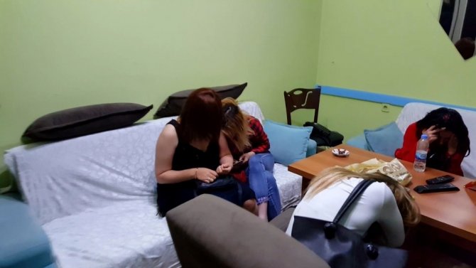 Trabzon’da polisin fuhuş baskınında dolapta gizlenen Özbek kadın havasızlıktan ölmek üzereyken son anda kurtarıldı