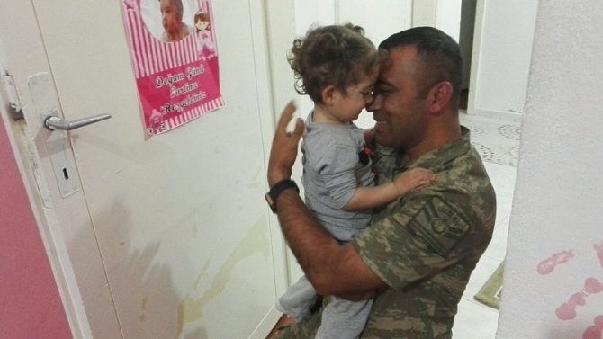 2 aydır göremediği babasına kavuştu, Türkiye’yi ağlattı