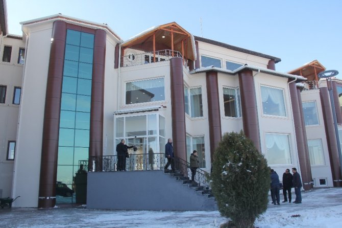 Üniversite uygulama oteli halka açılıyor.