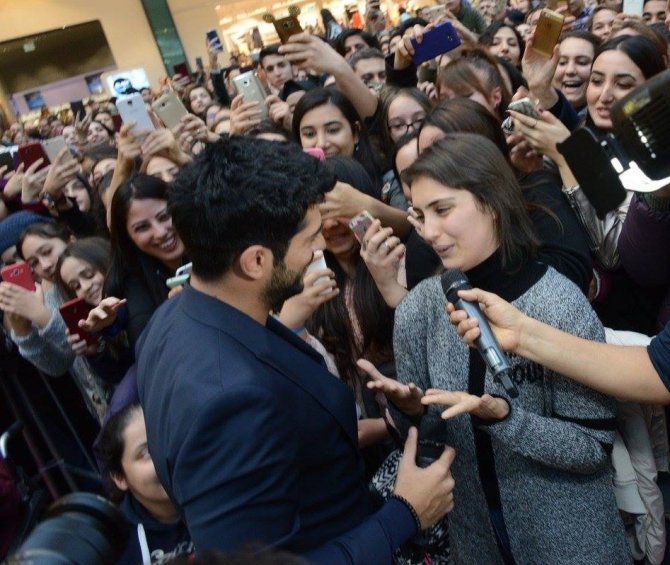 Kardeşim Benim 2’nin İzmir gösteriminde izdiham kalabalık