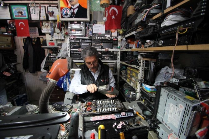 40 yıllık elektronik tamircisi