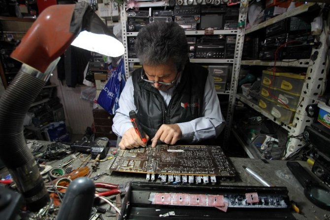 40 yıllık elektronik tamircisi
