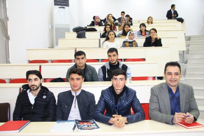 Rektör Gül öğrencilerle bir araya geldi