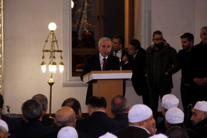 Kayseri ve bölgenin en büyük camisi ibadete açıldı