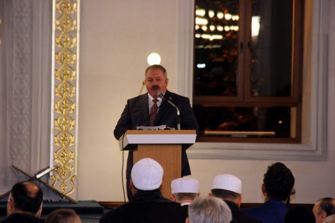 Kayseri ve bölgenin en büyük camisi ibadete açıldı