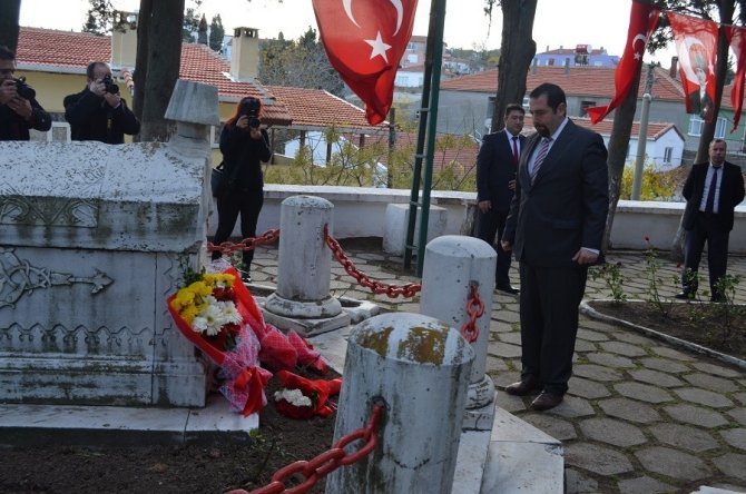 Vatan Şairi Namık Kemal mezarı başında anıldı