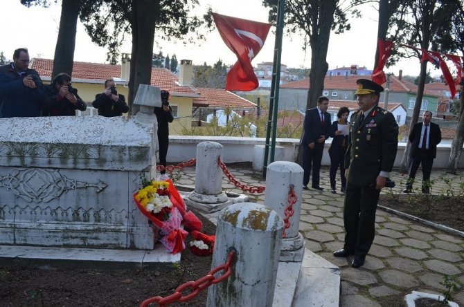 Vatan Şairi Namık Kemal mezarı başında anıldı