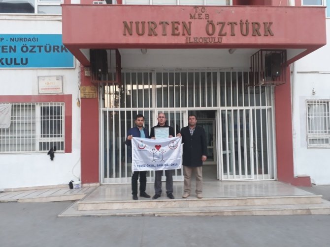 Nurten Öztürk İlkokulu Beyaz Bayrak aldı