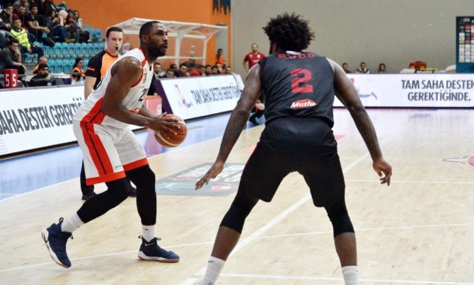 Tahincioğlu Basketbol Süper Ligi: Muratbey Uşak: 67 - Gaziantep Basketbol: 75