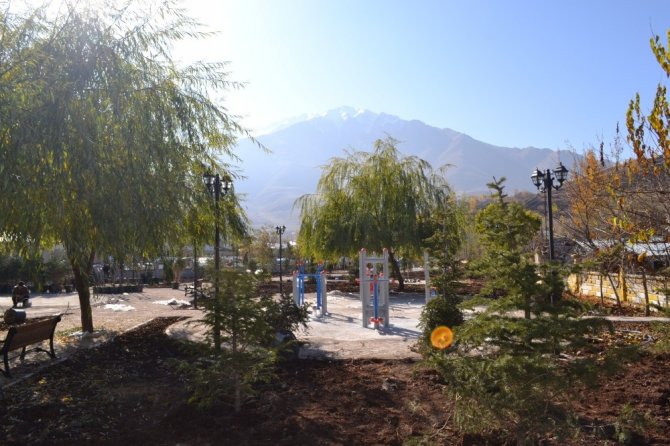 Gevaş Belediyesinden 5 yeni park