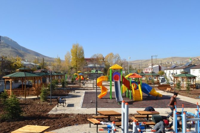 Gevaş Belediyesinden 5 yeni park