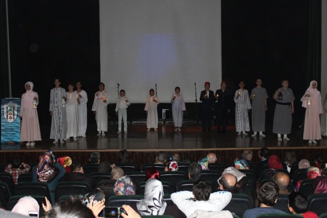 Eskişehir Hızırbey İmam Hatip Ortaokulu’da ’Mevlid-i Nebi’ programı yoğun ilgi gördü