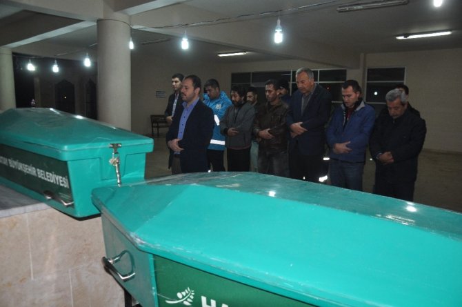 Iraklı mültecilerin cenazeleri Reyhanlı’da toprağa verildi
