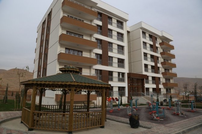 Cizre’de 1’inci etap TOKİ Dirsekli konutları tamamlandı