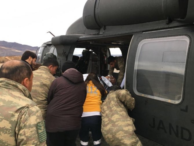 Tunceli’de hasta için askeri helikopter tahsis edildi